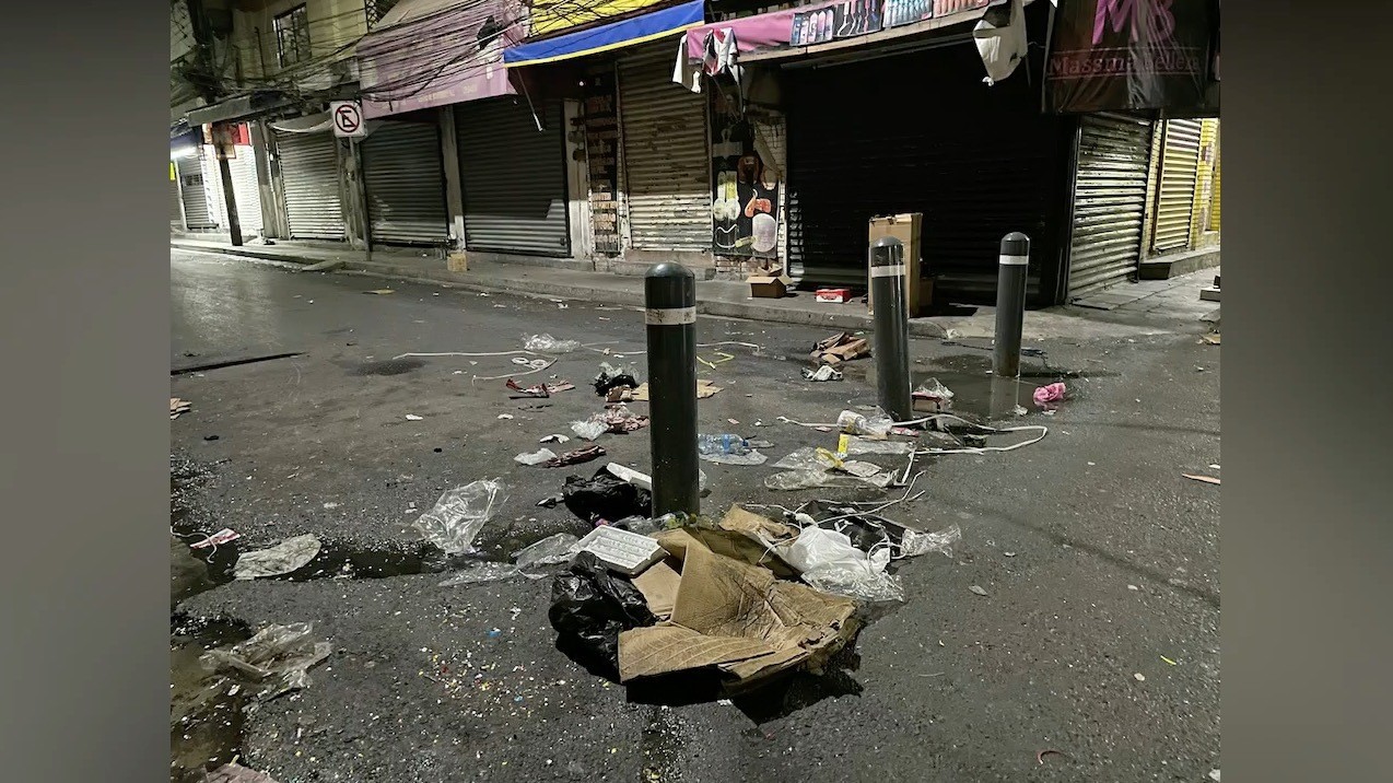 Amanece Centro De Monterrey Con Calles Llenas De Basura