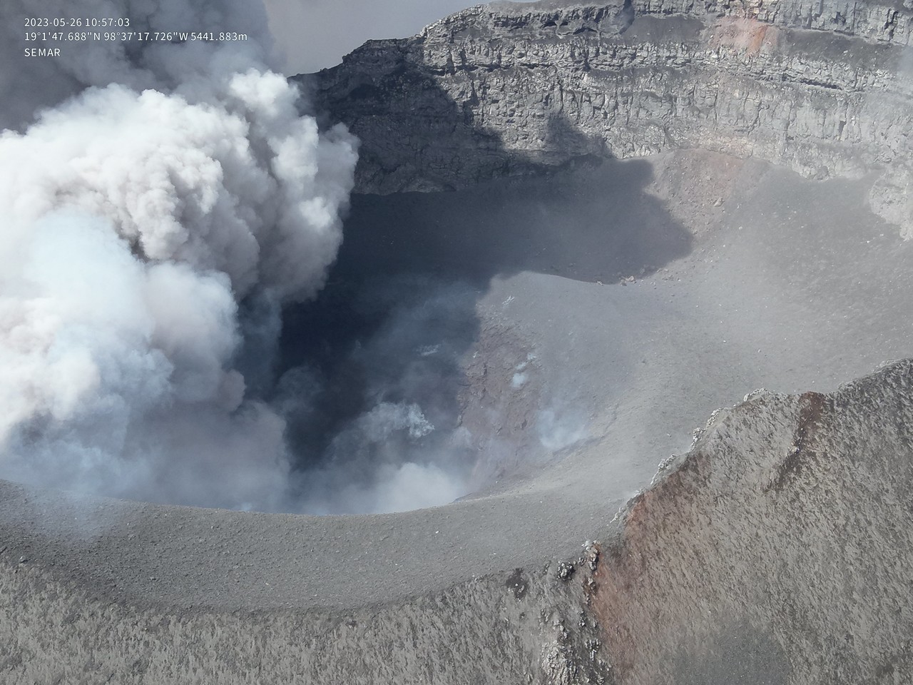 Así se ve el cráter del Popocatépetl desde un dron