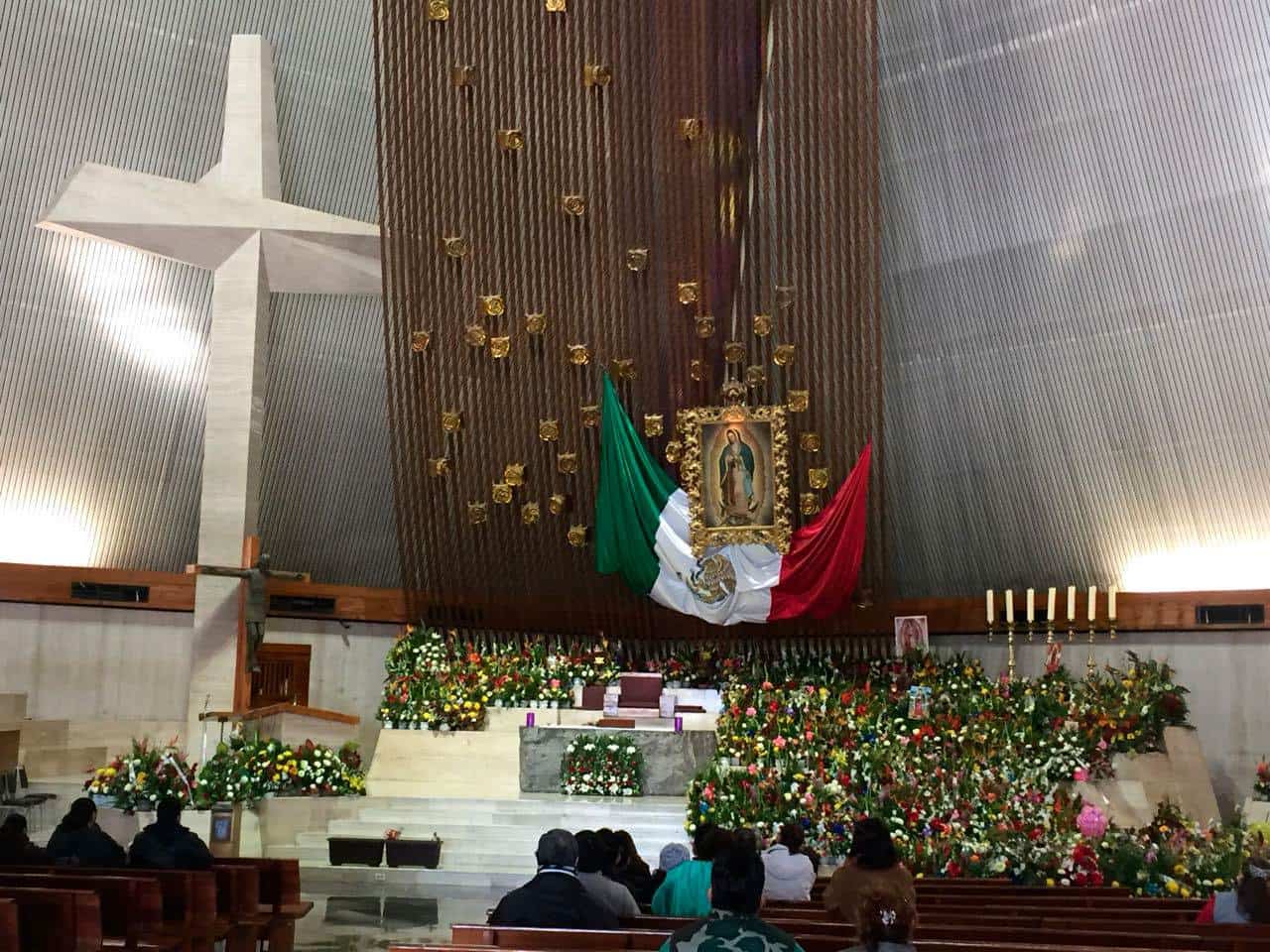 Llegan feligreses previó al festejo de la Virgen de Guadalupe