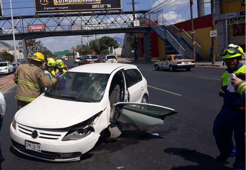 Brutal Choque Deja Dos Mujeres Lesionadas