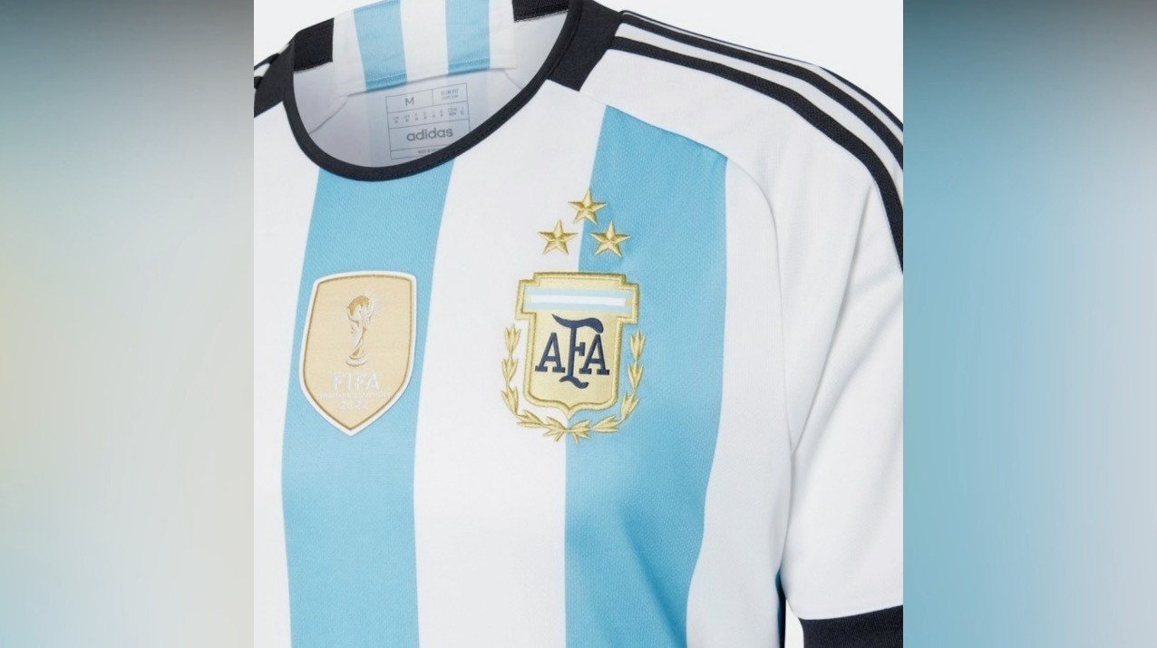 CAMISETA ARGENTINA MESSI TRES ESTRELLAS QATAR