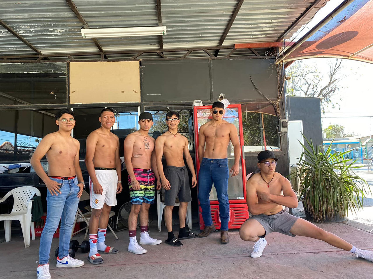 Sensual! Car Wash es operado por jóvenes semidesnudos