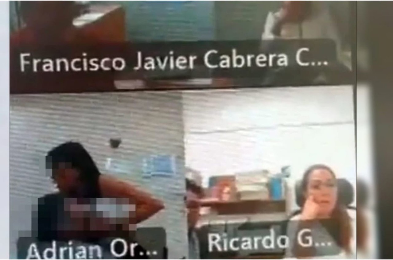 Directivo del IMSS hace actos sexuales en videoconferencia