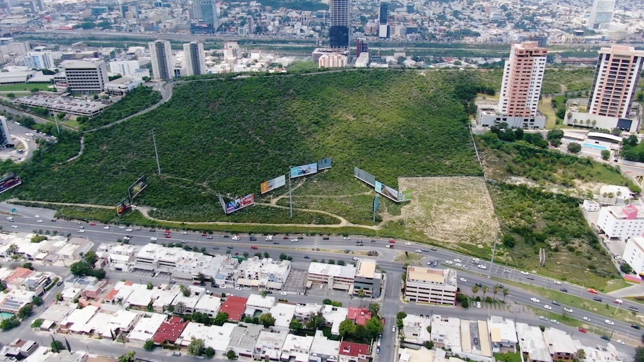 Temen colapso en Loma Larga; cuestionan desarrollo