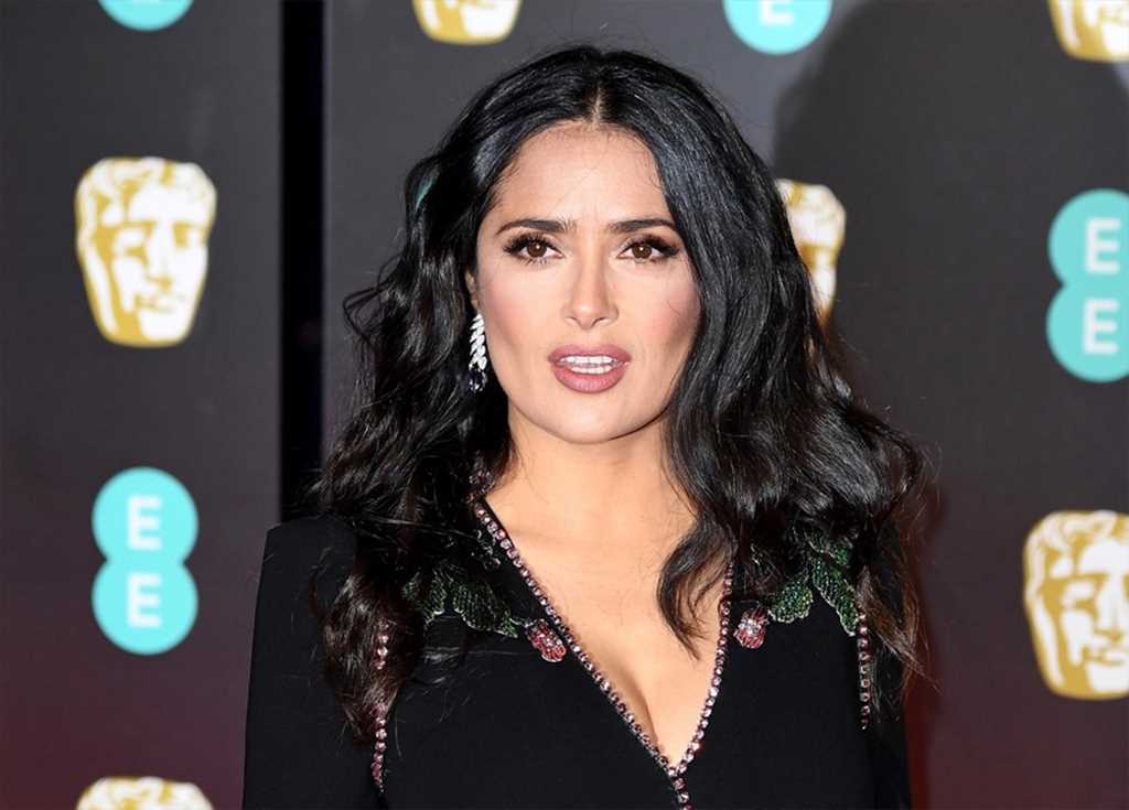 Salma Hayek Deleita A Sus Admiradores Con Atrevido Bikini My XXX Hot Girl