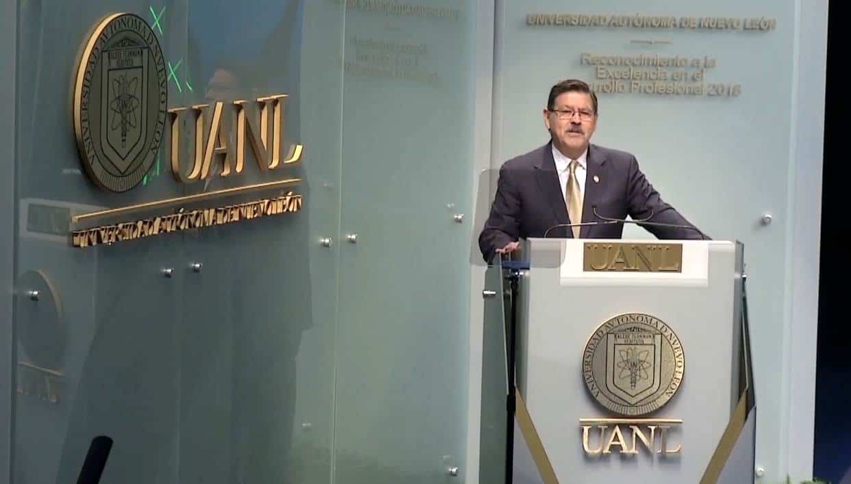 Prepara rector de la UANL su tercer informe de actividades