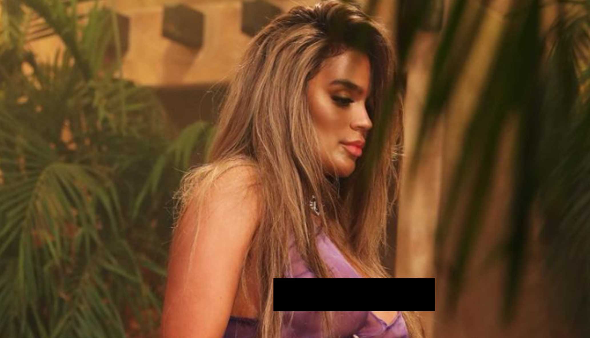 Karol g presume de su ardiente booty haciendo sentadillas