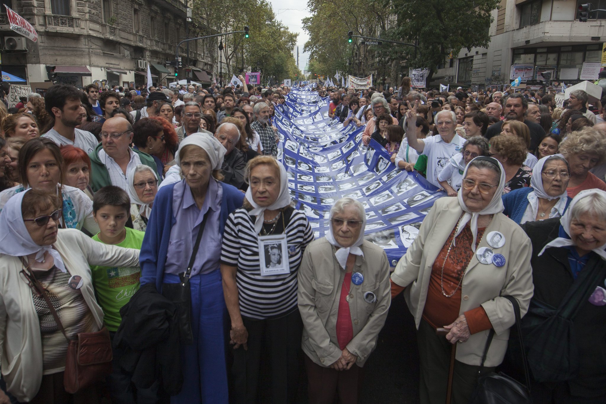 Marchan miles en Argentina en Día de la Memoria, Verdad y Justicia