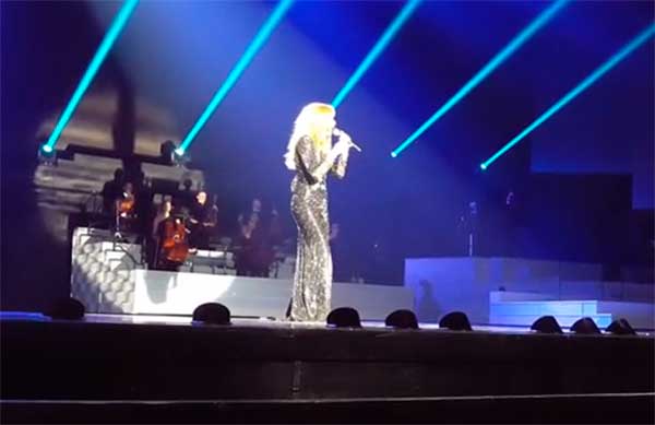 Video Céline Dion canta Hello de Adele y sorprende a sus fans