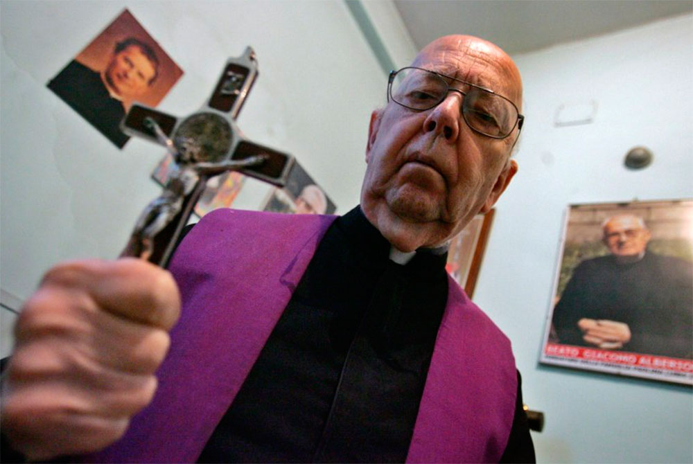 https://i.info7.mx/img/i7/710000/717465_muere-el-padre-gabriele-amorth.jpg